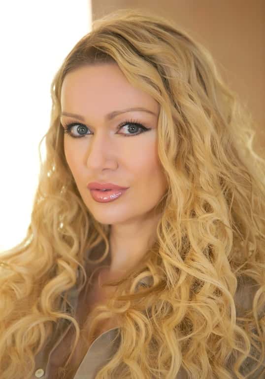 Amber Jayne